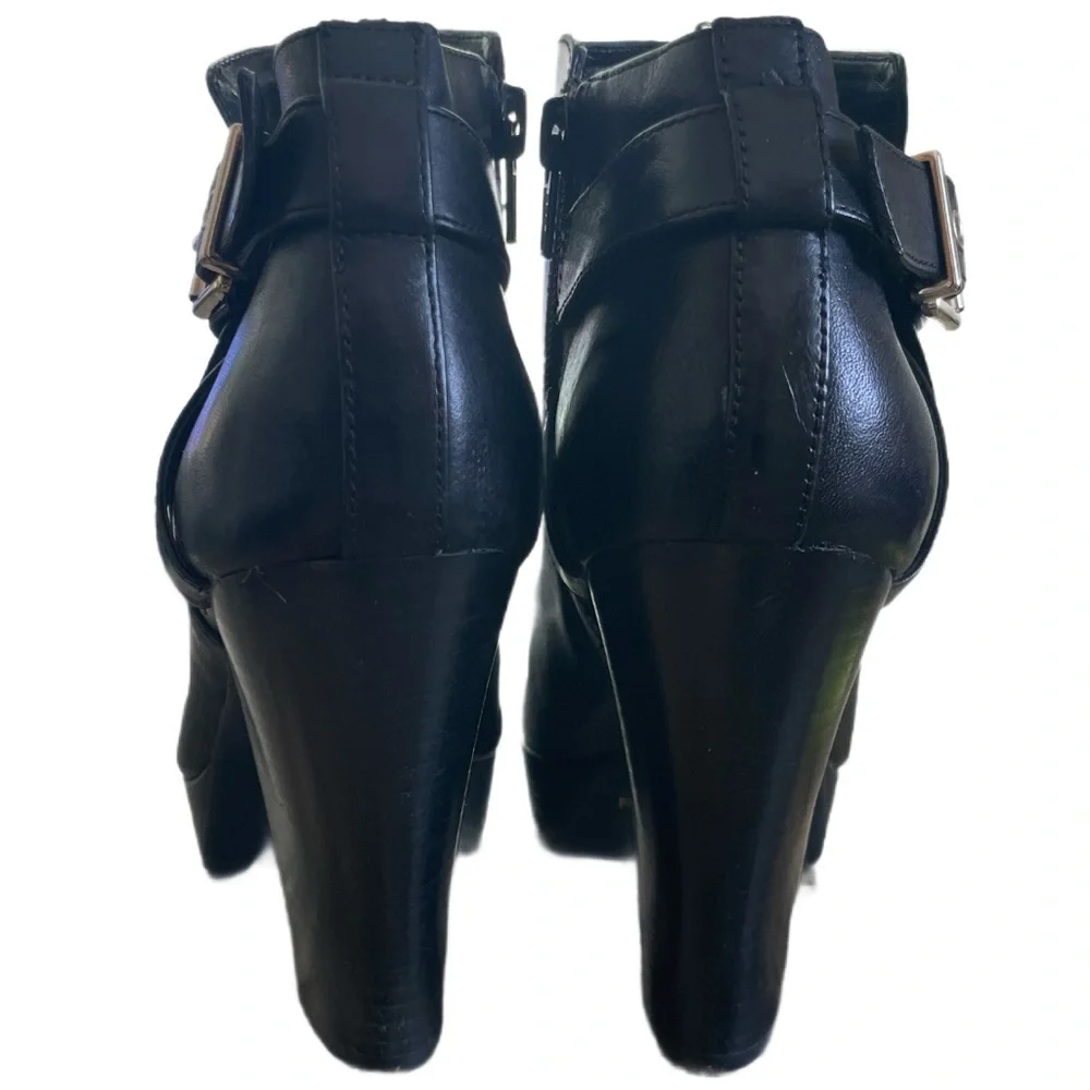 New Gianni Bini Black Chunky Buckle Hidden Platform Ankle Boot Size 9.5